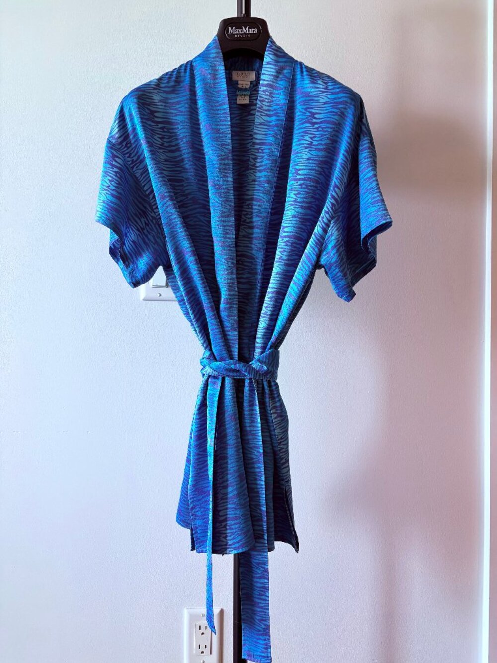 La SENZA Lingerie Satin Kimono Robe